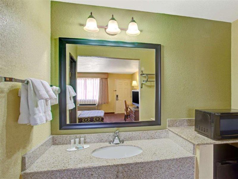 Travelodge By Wyndham Tucson Az Cortaro Exterior photo