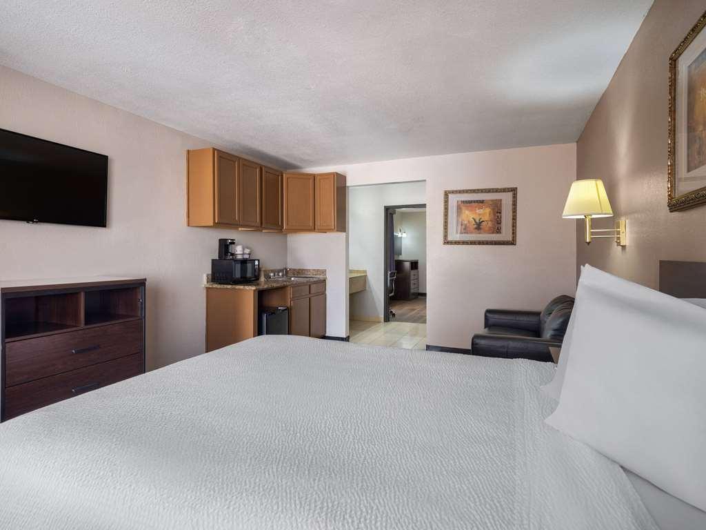 Travelodge By Wyndham Tucson Az Cortaro Room photo